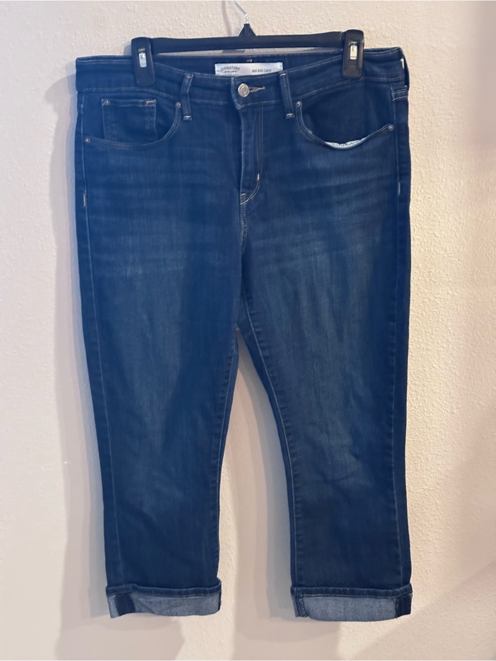 Signature Levi Strauss Mid Rise Capri, Women’s 12- W 31